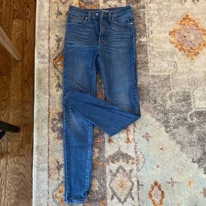 Mile High Levi’s, super skinny, size 27, mid rise